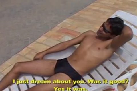 Lad hace un rimjob antes de que las transexuales se caguen en la cara