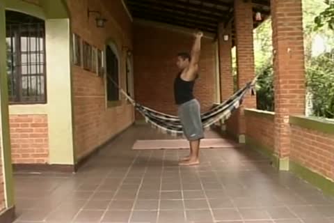 rubia latina trans monta una polla más grande