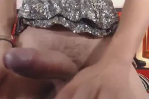 ladyman asqueroso acariciando su polla más grande