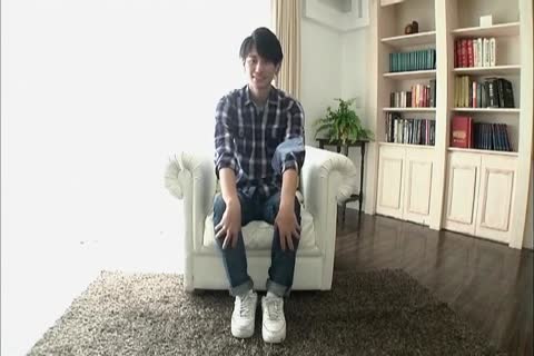 Super schönes japanisches Playgirl in exotischem Sexspielzeug und oraler Stimulierung - JAV-Szene