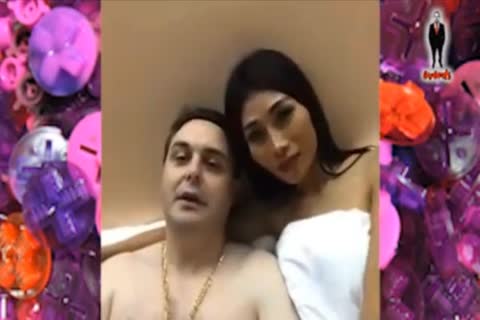 Ladyboy Miu gibt einen Oralsexjob an Andrea Diprè