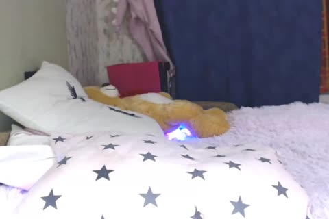 rubia fina sisys consigue una garganta profunda con un vibrador
