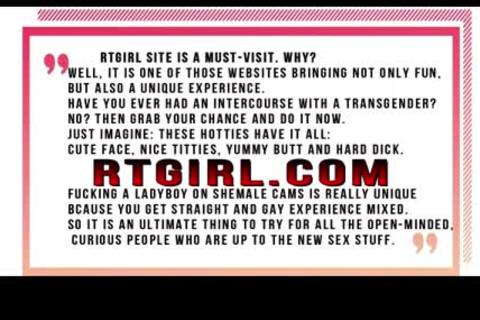 Transexual flaca masturbándose duro su pene