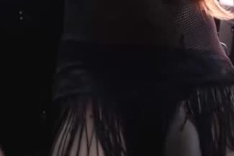 Lady-Man disfruta de su enorme polla oscura con sus aliados transsexuales