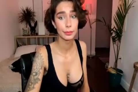 Weiß jemand ihren Namen ??