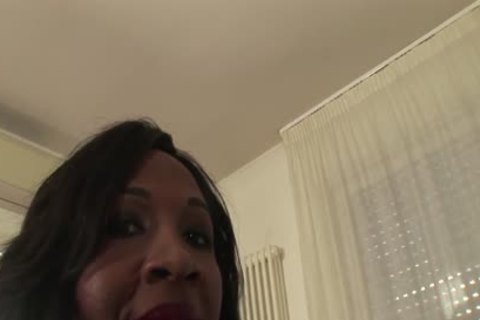 Debora Vasques desliza su perilla insondable en el agujero facial de Su novio