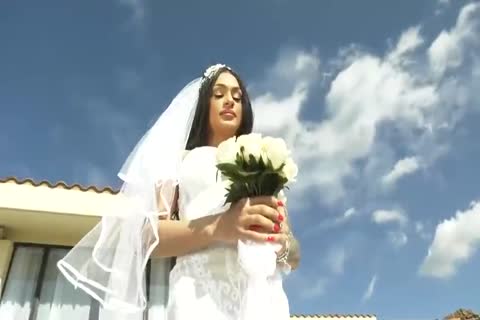 Novia y luna de miel follando con un hombre muy apretado