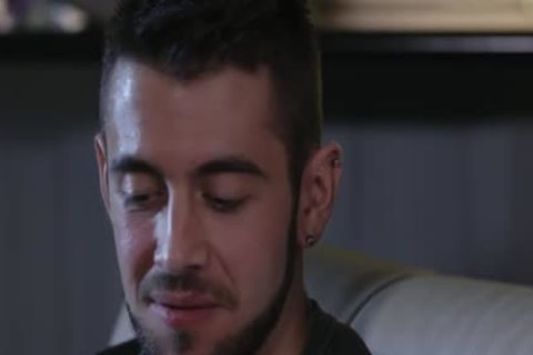 joven chica trans recibe su hermosa botín follada por Su novio