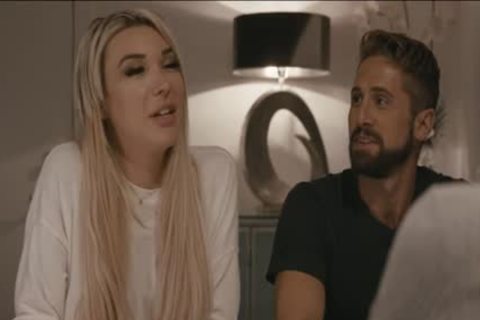 TS Aubrey genießt es, ihrem Ehemann in den Arsch zu gehen