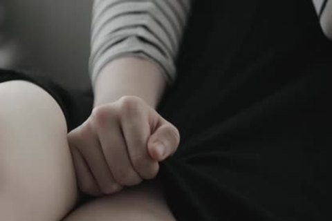 Dante hat ihre Stiefschwester Ella angemacht.