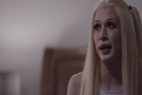 Ladyboy Jenna Gargles butt fuck