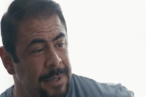 Papai excitado não esperava bater a transsexual Khloe Kay com um buraco escuro e firme.