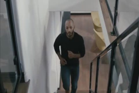 A Ts aubrey le encanta cuando un chico la golpea en el culo