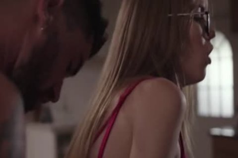 rubia flaca tbabe crystal thayer monta a chris de un metro en cama diurna