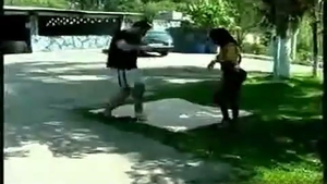 chica Latina sucia trans follada en el exterior