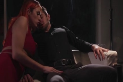 breasty Ts Aspen Brooks acquires A Hard dick Up Her Ts ass