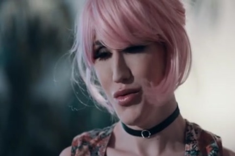 Dante knallt ihre Sexy Transsexuelle Stiefschwester in den Arsch