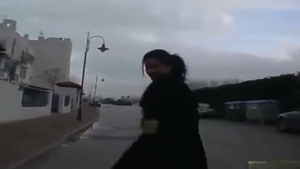 Delicioso ts le gusta la acción a tres bandas
