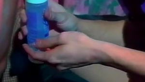 Un travestito vintage viene scopato.