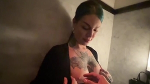 ¿Cita y una noche de sexo con un bonito ángel trans?