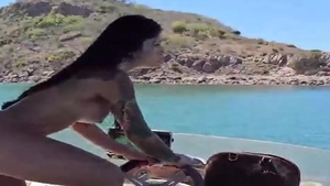 Pflügen auf einem Boot