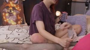 Ts jugadora recibe su polla chupada por un Ladyboy