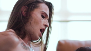 Adult Time Pilots: Le sorellastre esplorano nuove pose insieme