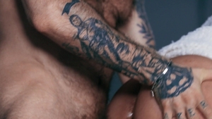 Trans Angels: Blondie de grandes tetas captura el corazón de Scott