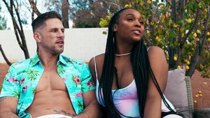 Trans Angels: Roman perfura a cavidade estreita de Akaya
