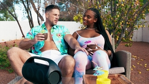 Trans Angels: Roman perfora el agujero apretado de Akaya