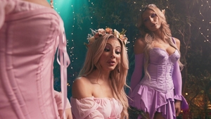 Trans Angels: Джейд глотает эрекции Тори и Ариэль