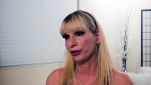 Being Trans 24/7: Criando empatia através de testemunhos crus