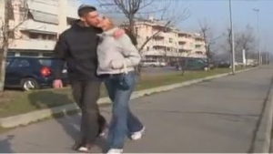 Sesión oral con un ts en ropa interior blanca