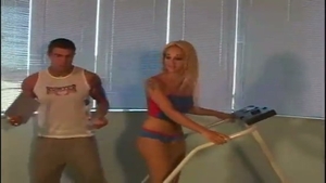 rubia chico y capítulo se perforan entre sí con Jo-bag