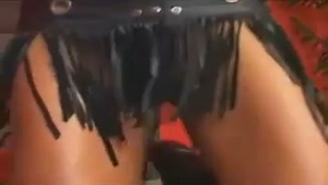 morena cabello chica se folla a un hombre con pene grueso