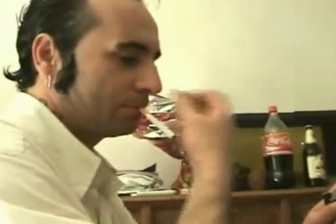 Una noche desordenada con un hombre
