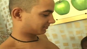 La chica trans no tiene dudas de dar y tomar.