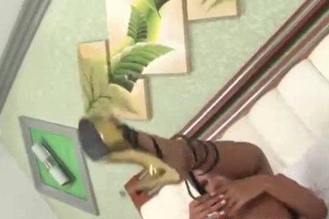 Todos adquieren botín clavado desnudo