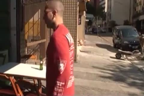 chica es perforada por un jugoso capítulo