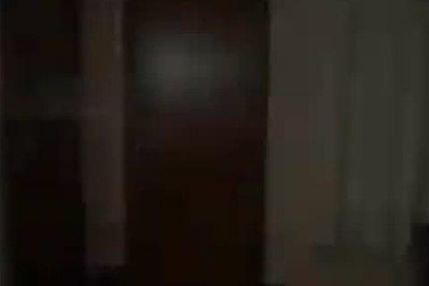 Ladyboy sensual dando sexo oral